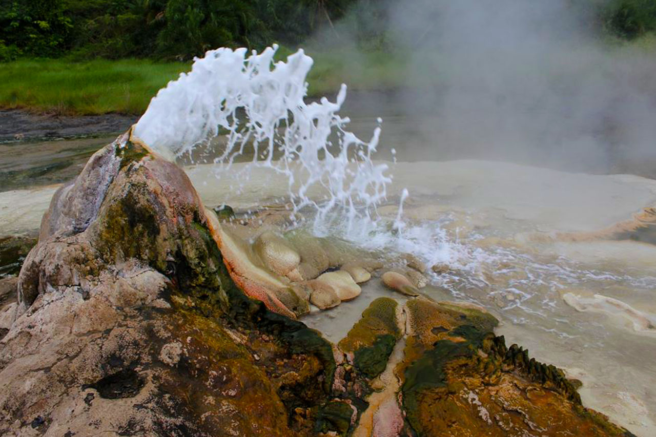 Sempaya hot spring